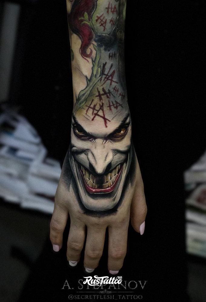 Тату Джокер. Фото татуировок у девушек и мужчин